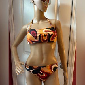 "Tropical Escape: Palm Leaf Print Bikini ๐ด๐น"